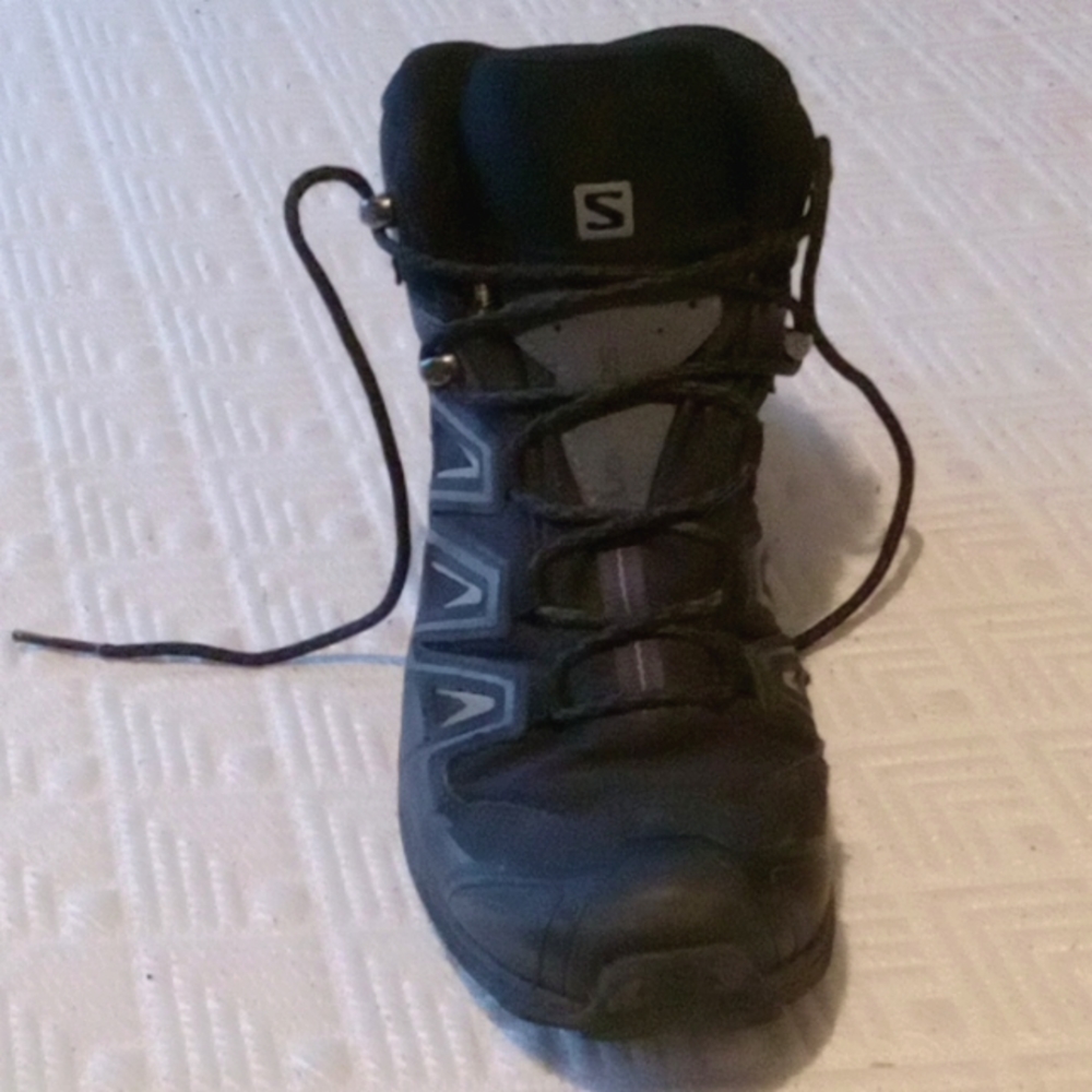 Water proof new Salomon shoes